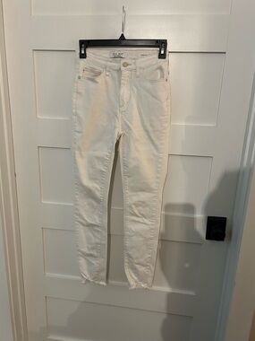 Judy Blue High-Rise White Skinny Jeans with Raw Hem - Women